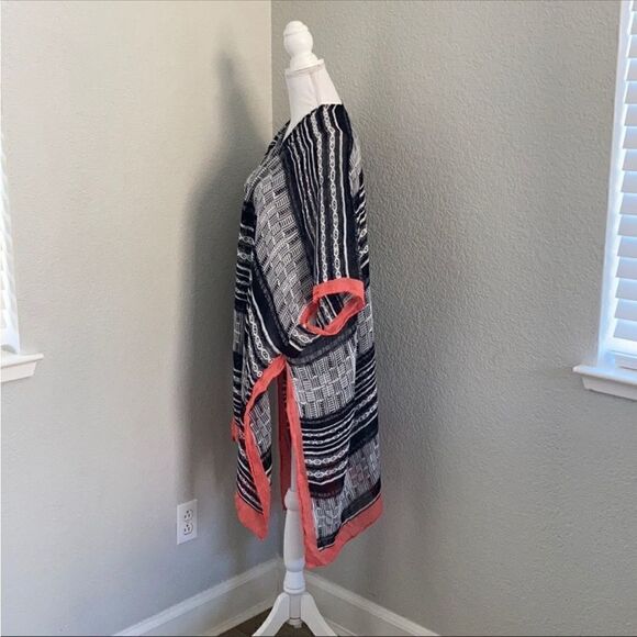 Love Stitch Open Boho Poncho Wrap One Size - Picture 2 of 8